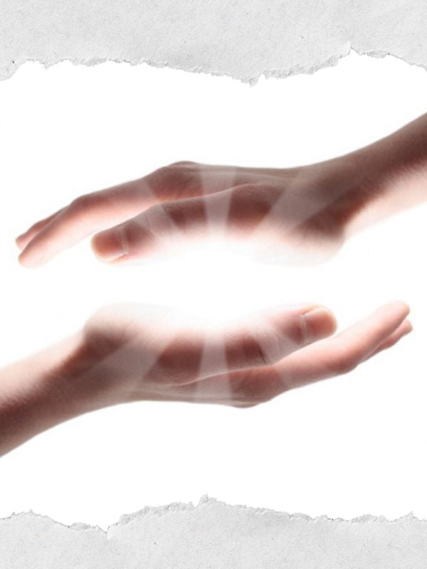 Energie LaHochi entre les mains